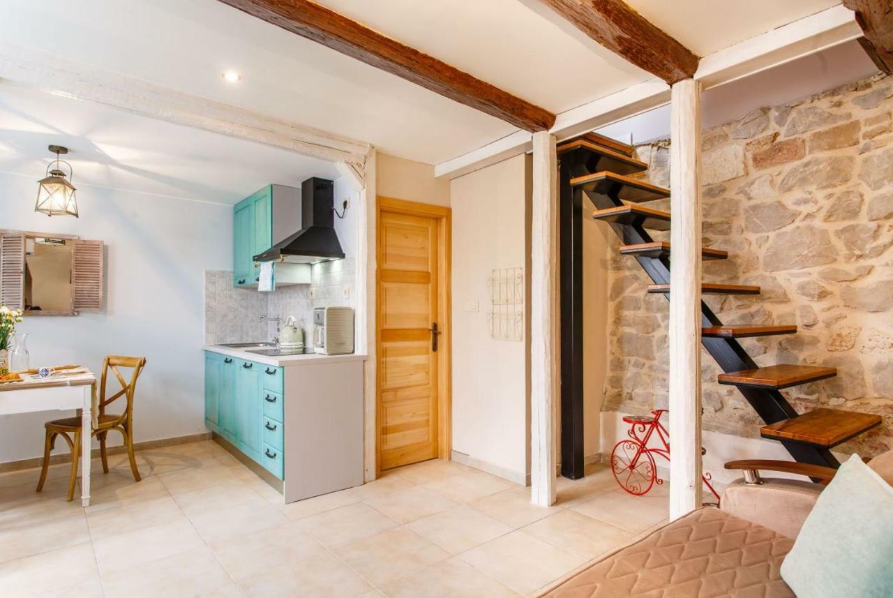 Apartment House 